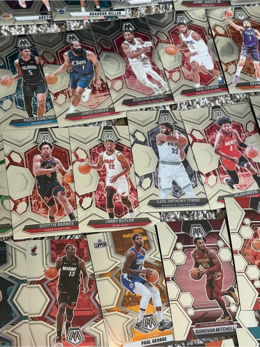 Lot of 76 - 2022-25 Panini Mosaic & Phoenix basketball cards includes rookies